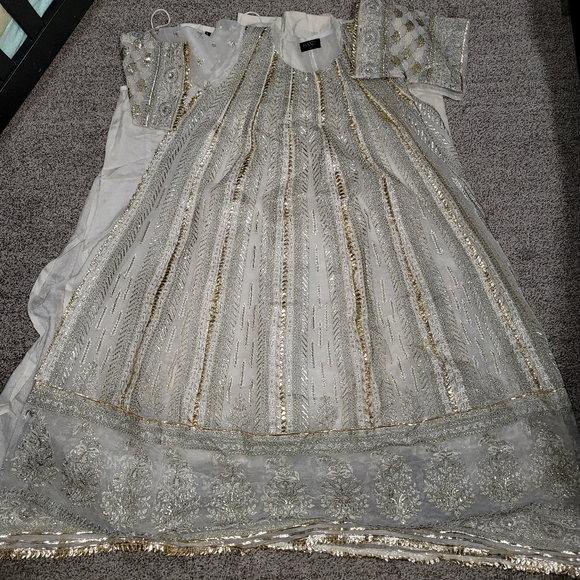 Bano Pakistani Designer Dress - Picture 5 of 12